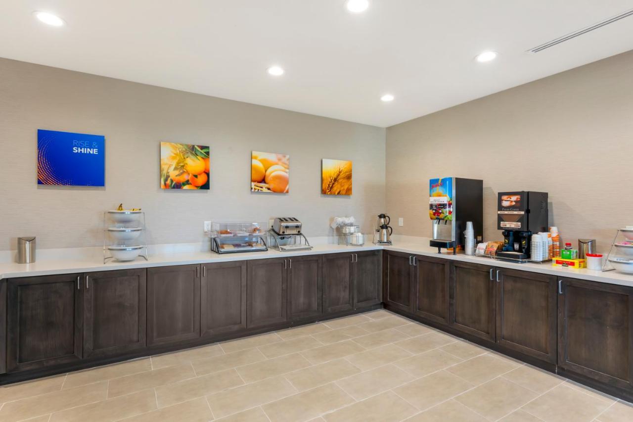Comfort Inn & Suites Balch Springs - Se Dallas Екстериор снимка